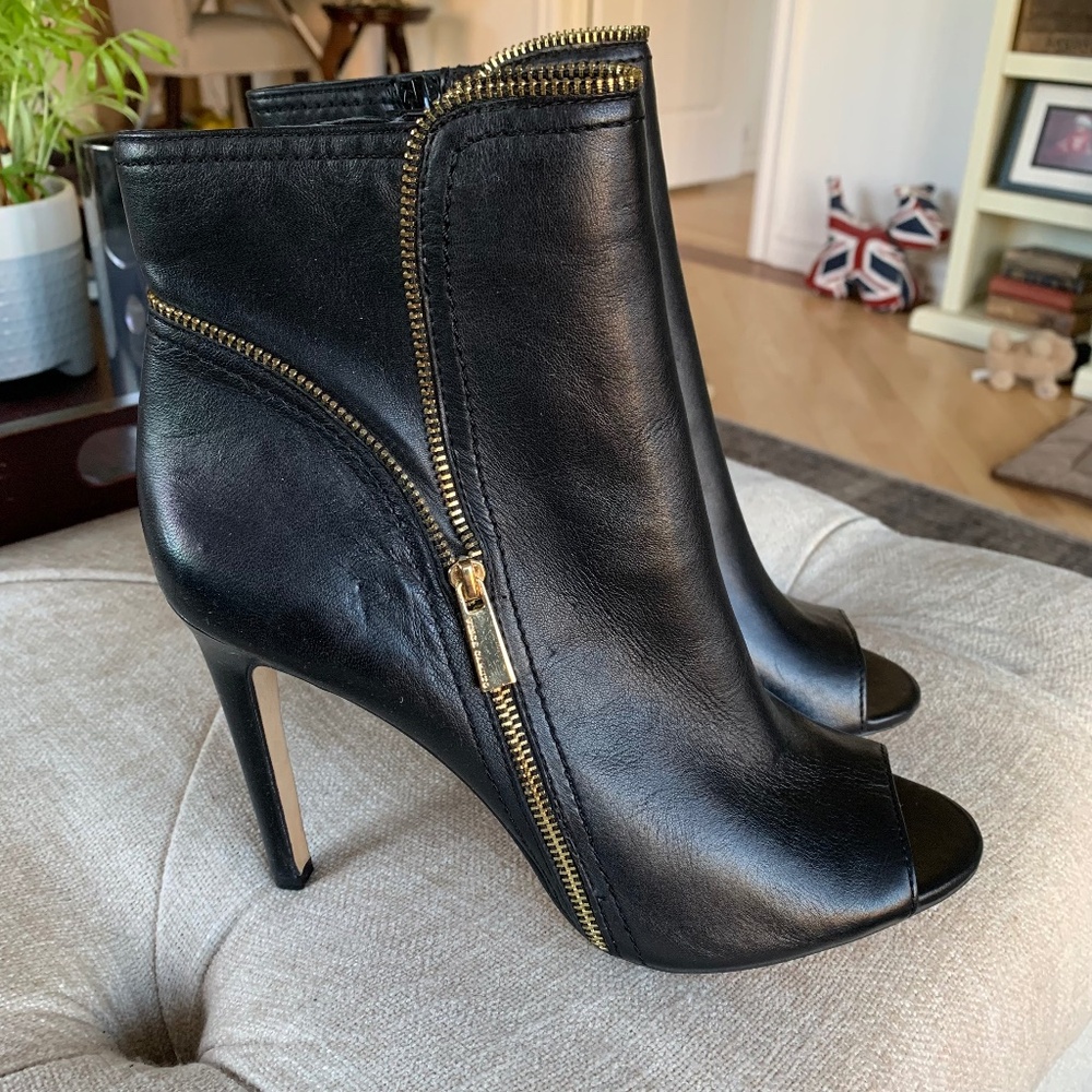 Vince Camuto Black Leather/Gold Zipper Heeled Ankle Boots US10